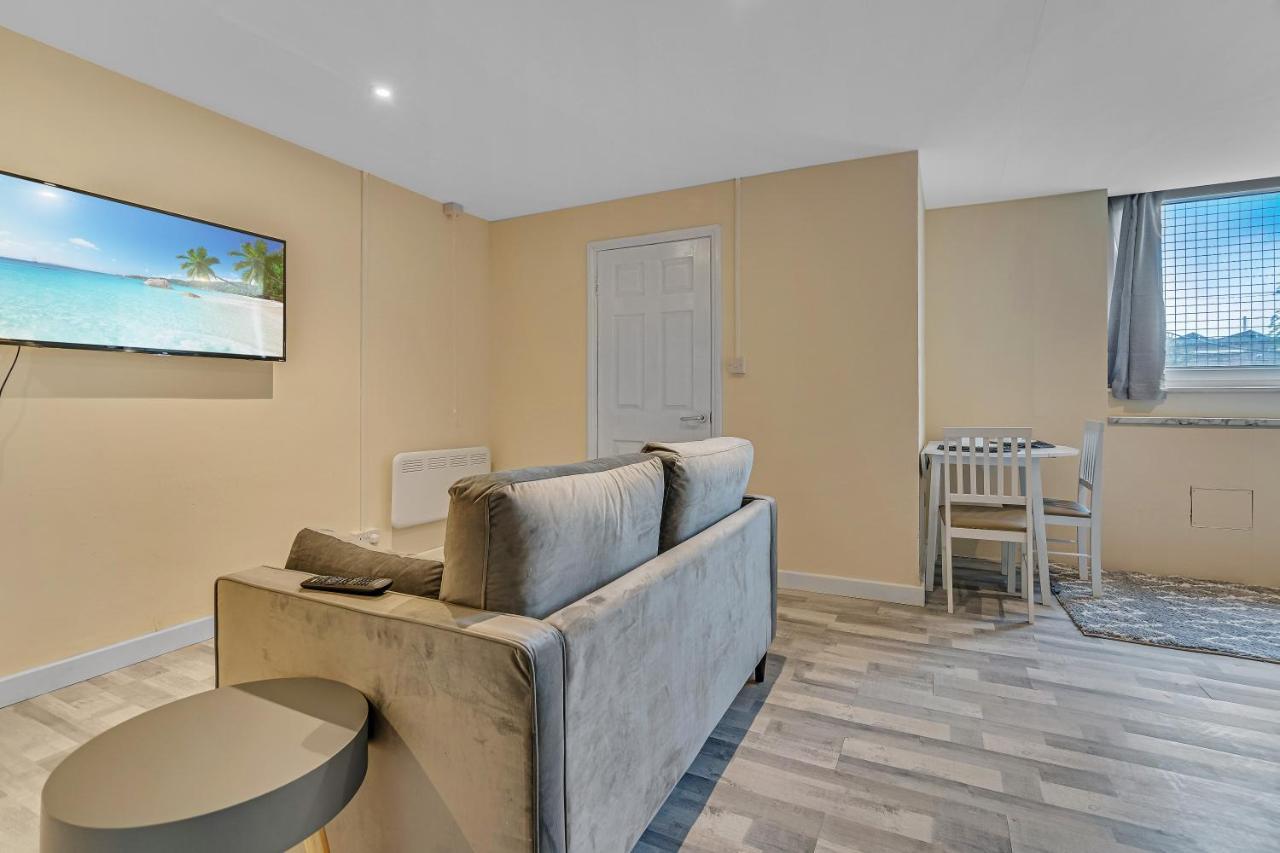Suites By Rehoboth - Overcomers- Deptford Londra Dış mekan fotoğraf